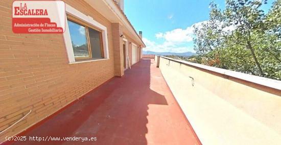 Se vende magnifico duplex con vistas despejadas, IBI - ALICANTE