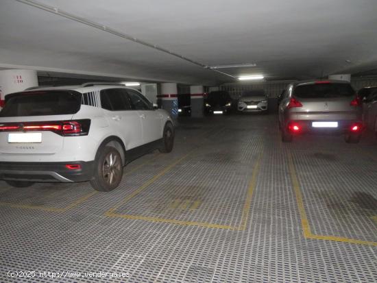  PLAZA DE PARKING EN ALQUILER PARA COCHE PEQUEÑO EN LA CALLE ROCAFORT - BARCELONA 