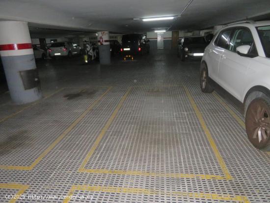 PLAZA DE PARKING EN ALQUILER PARA COCHE PEQUEÑO EN LA CALLE ROCAFORT - BARCELONA