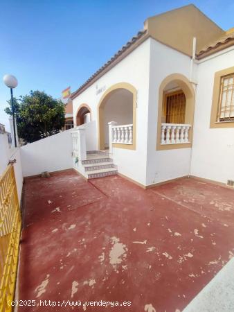 BUNGALOW CON MUCHAS POSIBILIDADES EN EL LIMONAR!! - ALICANTE