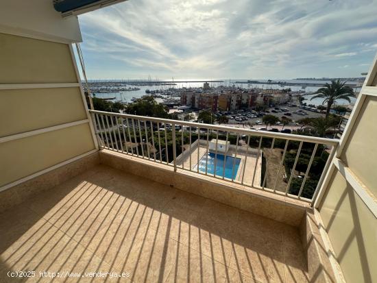 APARTAMENTO DE 3 DORMITORIOS CON VISTAS  AL MAR, PARKING Y PISCINA COMUNITARIA!! PRIMERA LINEA!! - A