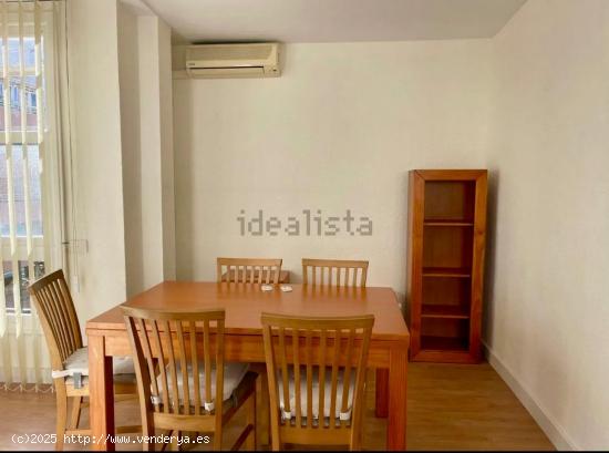 ALQUILER DE EXCELENTE VIVIENDA ZONA MERCADO CENTRAL DE ALICANTE - ALICANTE