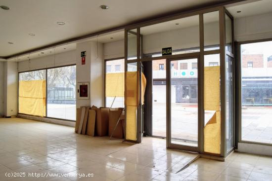 Local comercial esquinero de 83 m2 + posibilidad 2 amplias terrazas - MADRID