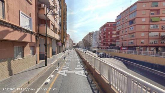 Se Vende Plaza de Garaje en Avda. Peset Aleixandre, Valencia - Fácil Acceso - VALENCIA