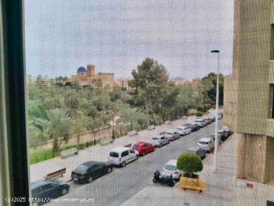 IMPRESIONANTE VIVIENDA ESQUINA CON VISTAS AL RIO - ALICANTE