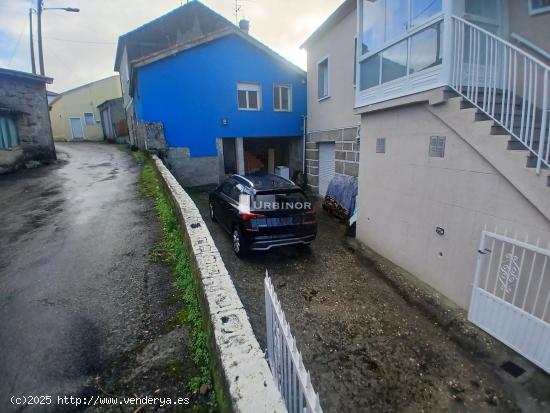 CASA, parcialmente reformada en TRASMIRÁS. - ORENSE