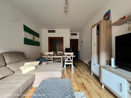 Apartamento en Urb. Triunfo Jardín - GRANADA