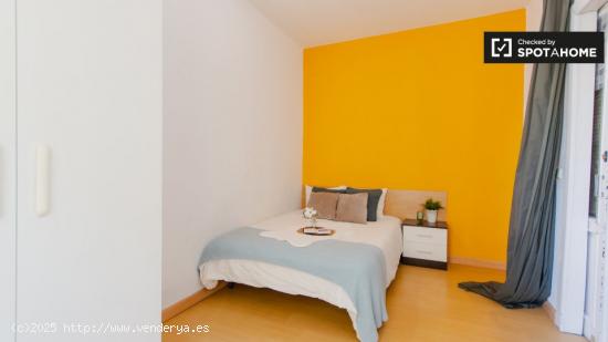 Luminosa habitación con calefacción en un apartamento de 8 habitaciones, La Latina - MADRID