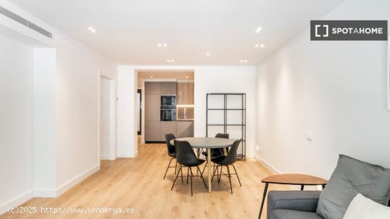 Amplio y moderno apartamento amueblado y equipado en Comte d'Urgell - BARCELONA