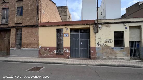 CASAS Y ALMACEN PARA DERRIBAR Y CONSTRUIR EDIFICIO - VALENCIA