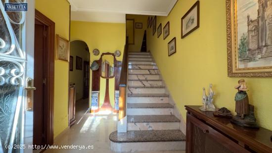 INMOBILIARIA ARBEETA VENDE CHALET DE 4 DORMITORIOS EN ZONA AVDA. CASTILLA, GUADALAJARA - GUADALAJARA