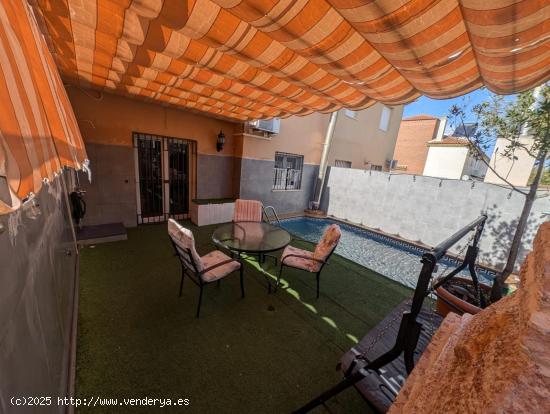 PRECIOSA CASA EN BELICENA  DE 3 HAB Y 3 BAÑOS  GARAGE TRASTAERO PISCINA - GRANADA