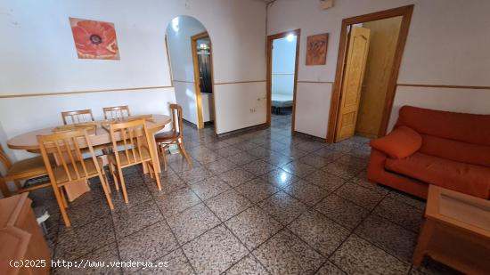 Casa adosada en planta baja con solarium de 4 dormitorios, en Las Molinetas, Águilas - MURCIA