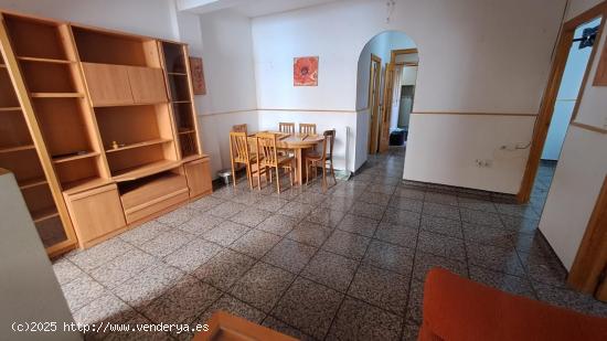 Casa adosada en planta baja con solarium de 4 dormitorios, en Las Molinetas, Águilas - MURCIA