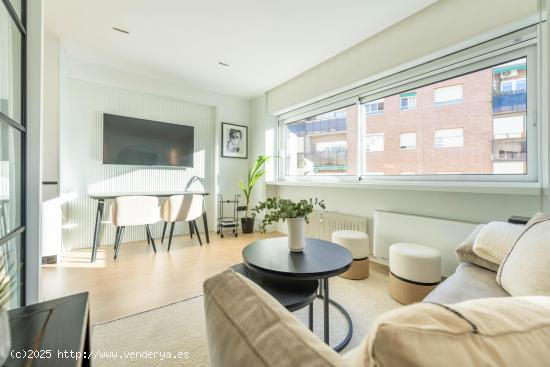 APARTAMENTO CON PISCINA Y SOLARIUM - MADRID