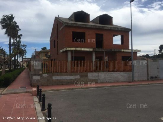 CHALET EN CONSTRUCCIÓN EN LA CORONA - Rafelbunyol