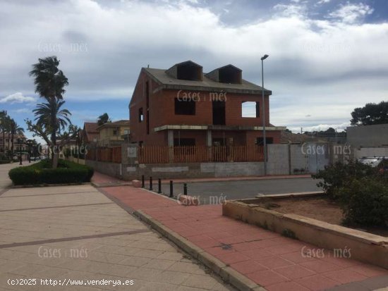 CHALET EN CONSTRUCCIÓN EN LA CORONA - Rafelbunyol