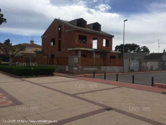 CHALET EN CONSTRUCCIÓN EN LA CORONA - Rafelbunyol