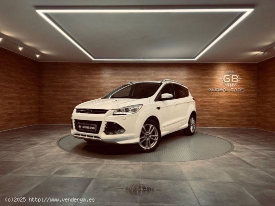  Ford Kuga FORD KUGA Titanium  s 2.0 TDCi 4X4 titNIUM 180 cv - Elche 