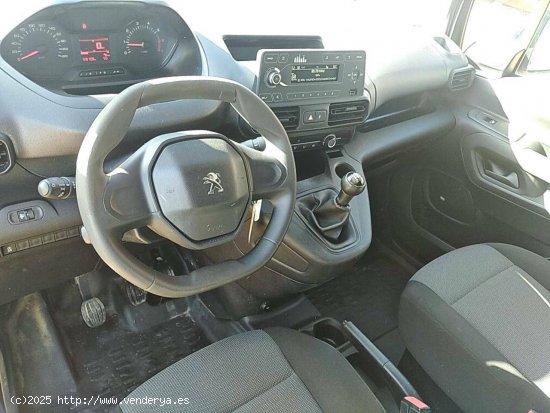 Peugeot Partner   Standard 600kg BlueHDi 73kW Pro - CANET D EN BERENGUER