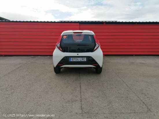 Toyota Aygo 1.0 VVT-I X-PLAY 5P - Palma