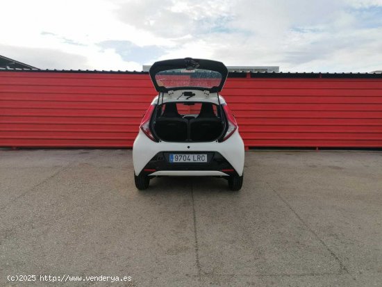 Toyota Aygo 1.0 VVT-I X-PLAY 5P - Palma