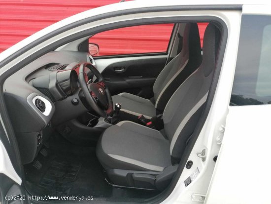 Toyota Aygo 1.0 VVT-I X-PLAY 5P - Palma