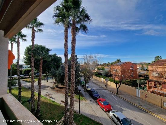 SE VENDE GRAN PISO AMPLIO EN URBANIZACIÓN EN SAN JUAN PUEBLO!! - ALICANTE