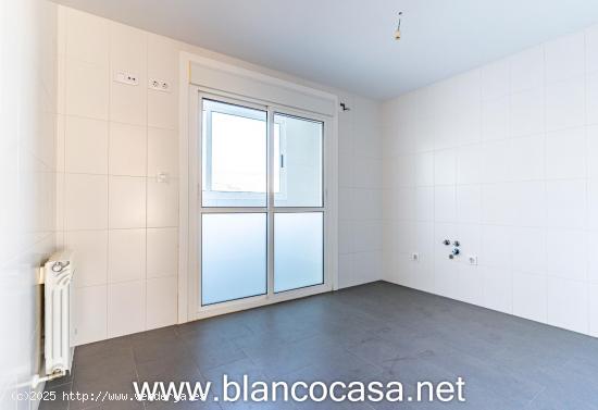 ¡ÁTICO a ESTRENAR con Terraza + Garaje +TRASTERO en Carballo(A Coruña)por 143.950 €! - A CORUÑ