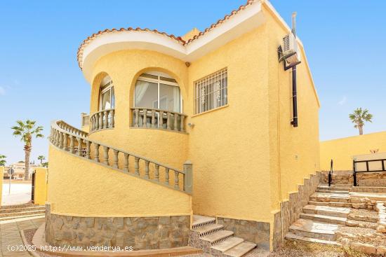 Presentamos una coqueta Villa en la exclusiva urbanización de La Marquesa, Rojales - ALICANTE