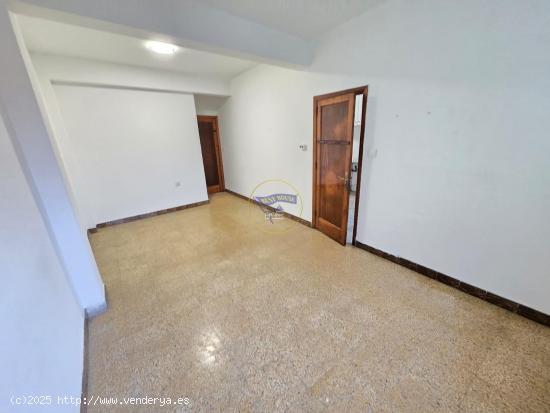 APARTAMENTO DE 2 DORMITORIOS  REFORMADO AL FINAL DE TRAVESÍA DE VIGO - PONTEVEDRA