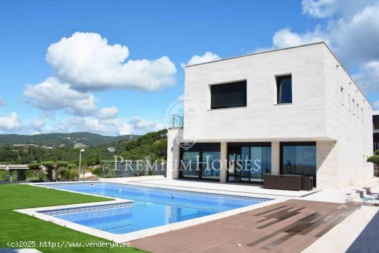 Casa en alquiler en Sant Vicenç de Montalt. Diseño y lujo con impresionantes vistas al mar - BARCE