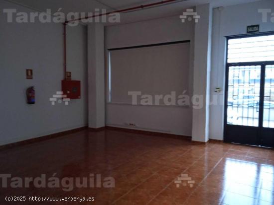 VENTA NAVE, CON 1.450 M2. TOTALMENTE ACONDICIONADA, PARA ENTRAR A TRABAJAR - SALAMANCA