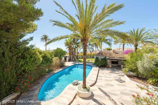 VILLA MAURITIUS - UN OASIS DE SERENIDAD MEDITERRÁNEA EN JAVEA, ALICANTE - ALICANTE