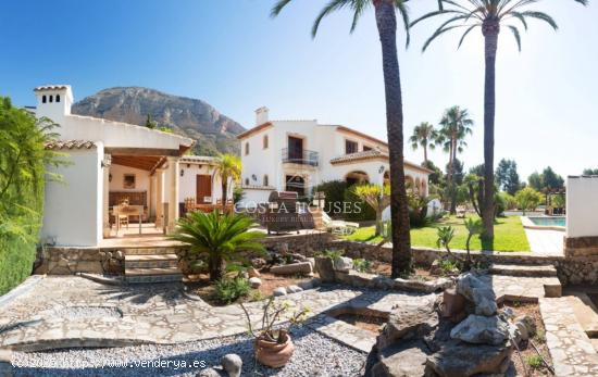 VILLA SELINA - VENTA FINCA DE LUJO EN JÁVEA CON VISTAS AL MONTGÓ Y AL PAISAJE MEDITERRÁNEO - ALIC