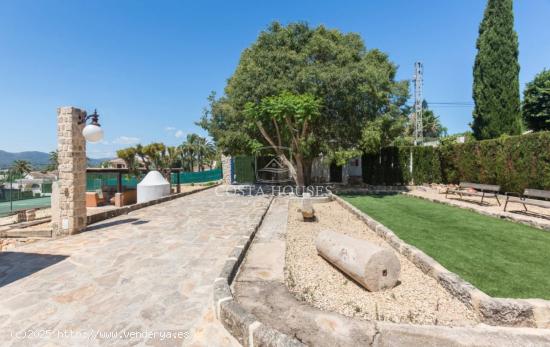 VILLA SELINA - VENTA FINCA DE LUJO EN JÁVEA CON VISTAS AL MONTGÓ Y AL PAISAJE MEDITERRÁNEO - ALIC