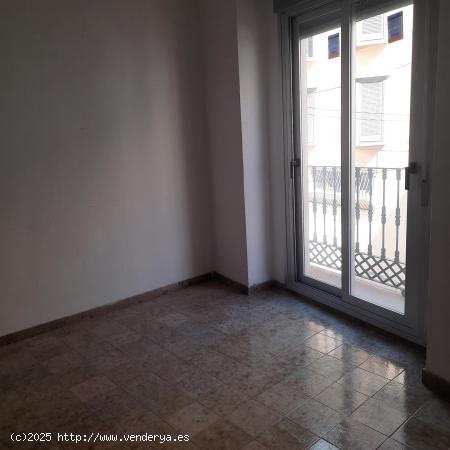 Despacho centrico de 75 m2, con dos despachos y sala de juntas, baño-aseo - VALENCIA