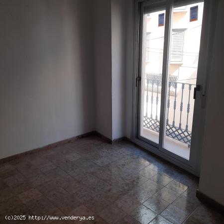 Despacho centrico de 75 m2, con dos despachos y sala de juntas, baño-aseo - VALENCIA