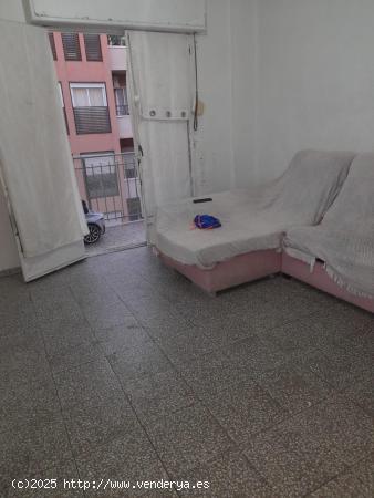 OPORTUNIDAD PISO PARA REFORMA JUNTO AMBULATORIO SAN FERMIN - ALICANTE