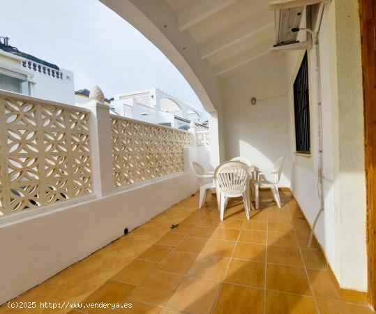 ADOSADO EN LOS BALCONES 3 DORM. 2 BAÑOS. 85 M2 DE CASA. 107 M2 DE PARCELA - ALICANTE