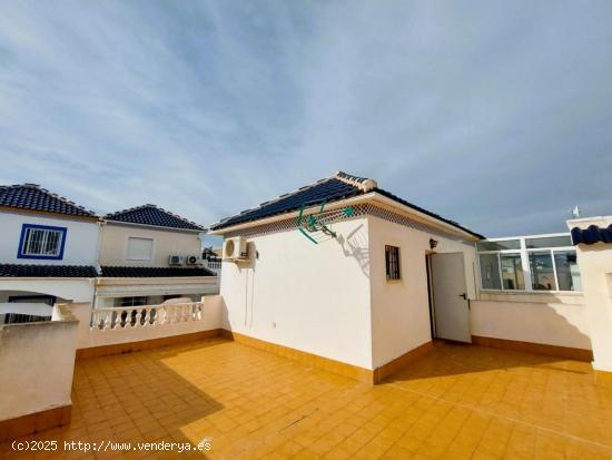 ADOSADO EN LOS BALCONES 3 DORM. 2 BAÑOS. 85 M2 DE CASA. 107 M2 DE PARCELA - ALICANTE