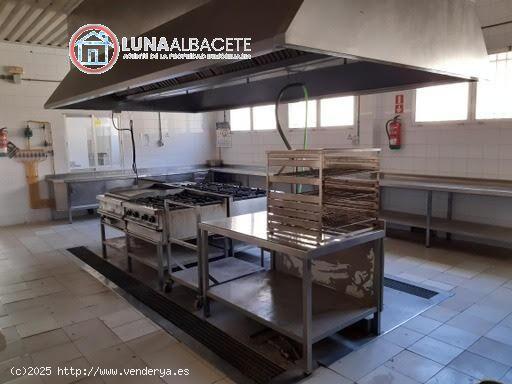 API LUNA AB VENDE NAVE CAMPOLLANO CON COCINA INDUSTRIAL ideal para empresa de CATERING - ALBACETE