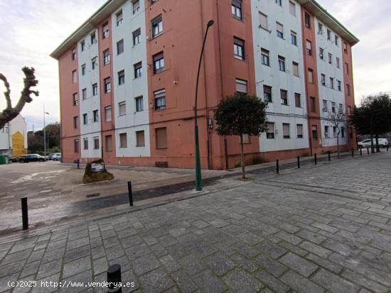 PISO EN LA LLAMA DE CUATRO HABITACIONES PARA ACTULIZAR - CANTABRIA