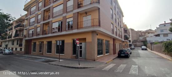 OPORTUNIDAD, SE VENDE ESTUPENDO LOCAL EN PUERTO LUMBRERAS - MURCIA