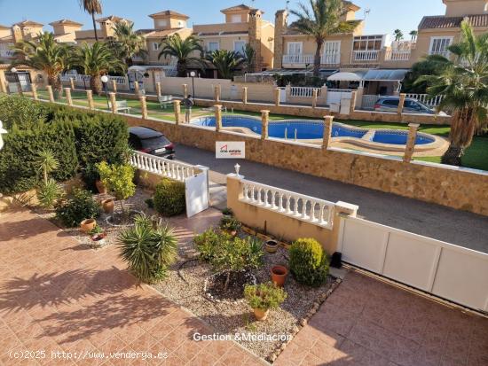 CASA O CHALET  INDEPENDIENTE EN VENTA EN CALLE DULCINEA. AGUAS NUEVAS .TORREVIEJA - ALICANTE