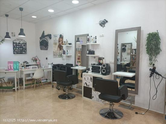 TRASPASO DE EXCELENTE LOCAL COMERCIAL CON ACTIVIDAD PELUQUERIA EN SAN VICENTE DEL RASPEIG - ALICANTE