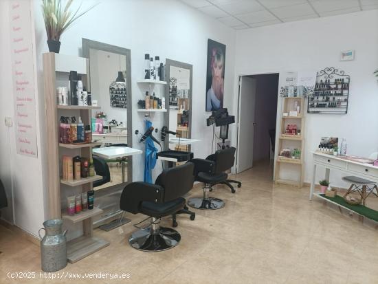 TRASPASO DE EXCELENTE LOCAL COMERCIAL CON ACTIVIDAD PELUQUERIA EN SAN VICENTE DEL RASPEIG - ALICANTE