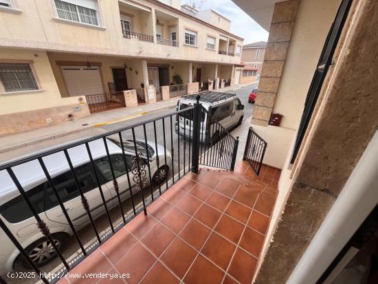 AMPLIO APARTAMENTO DE 3 DORMITORIOS Y 2 BAÑOS - ZONA ALMORADÍ - - ALICANTE