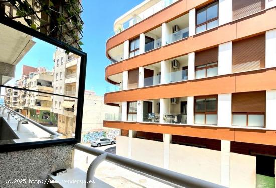 MAGNIFICO APARTAMENTO EN TORREVIEJA A 100 METROS DEL PASEO MARÍTIMO Y DEL MAR - ALICANTE