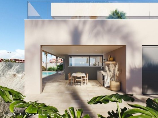 Villa en venta en Pilar de la Horadada (Alicante)